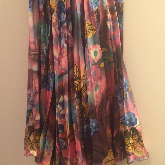 Multicolored Pink Pleated Halter Dress - Picture 3 of 3